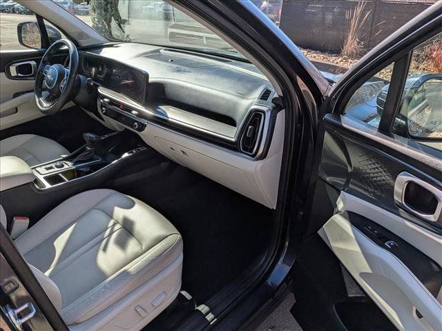 Used 2025 Kia Sorento EX FWD image 11
