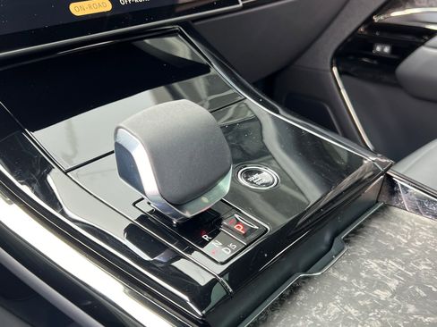 Used 2025 Land Rover Range Rover Sport Autobiography AWD/4WD image 18