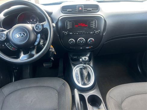 Used 2015 Kia Soul + FWD image 28