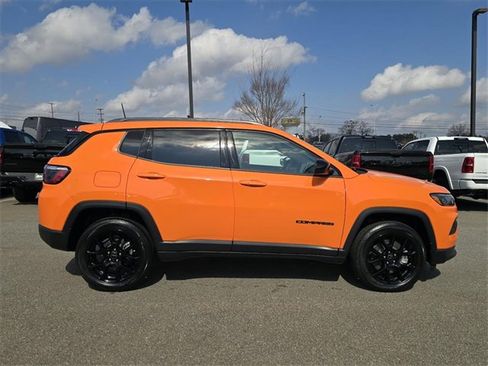 New 2026 Jeep Compass Latitude image 2