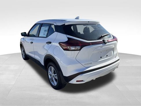 Used 2025 Nissan Kicks Play S image 4