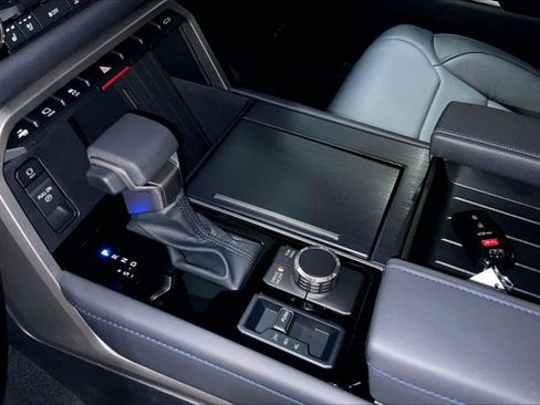 New 2026 Toyota Tundra Platinum AWD/4WD image 8