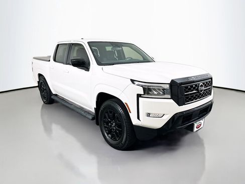Used 2023 Nissan Frontier SV w/ Midnight Edition Package image 3