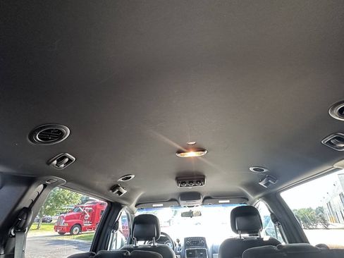 Used 2014 Dodge Grand Caravan SXT w/ Blacktop Package FWD image 20
