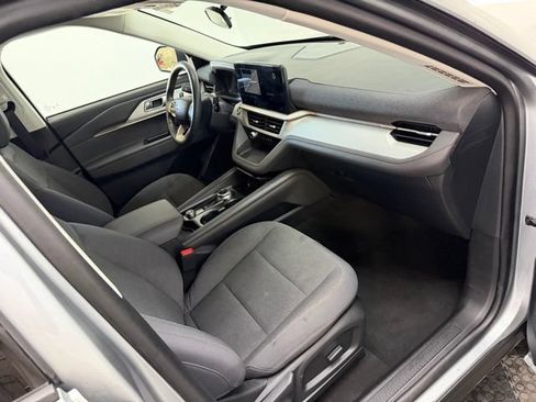 Used 2025 Ford Explorer Active AWD/4WD image 41