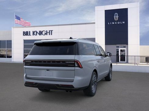 New 2025 Lincoln Navigator L Reserve image 8