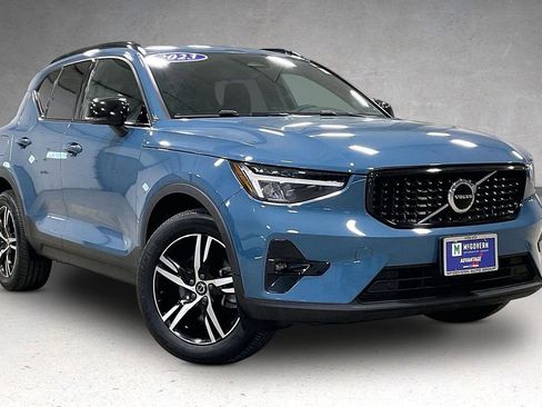 Certified 2023 Volvo XC40 B5 Plus w/ Climate Package AWD/4WD image 3