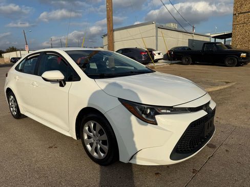 Used 2021 Toyota Corolla LE image 5