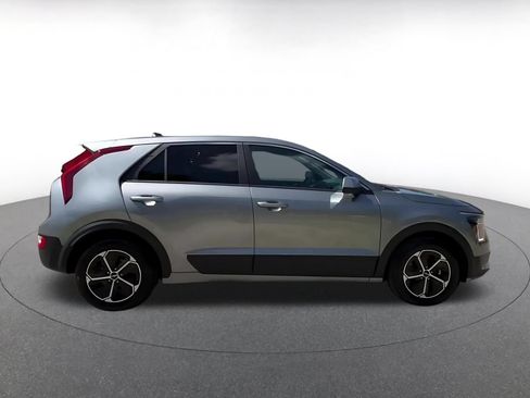 Used 2026 Kia Niro LX FWD image 16