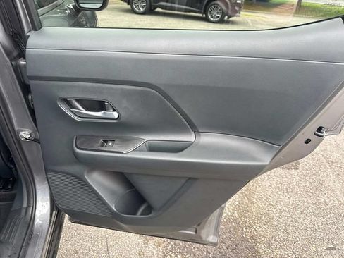 Certified 2025 Nissan Kicks SV FWD image 21