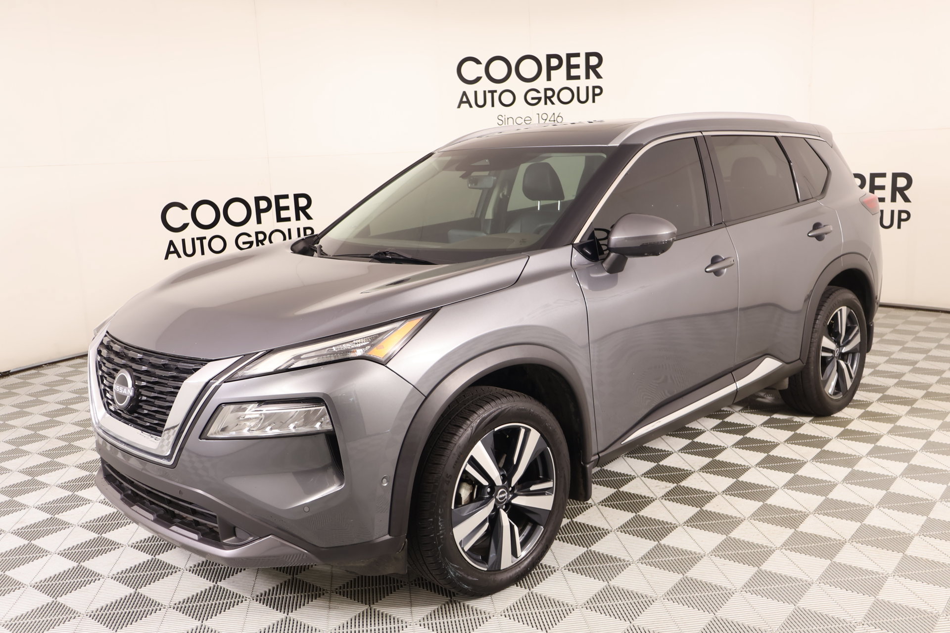 Used 2023 Nissan Rogue SL w/ SL Premium Package FWD image 11