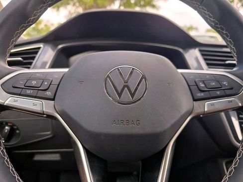 Used 2023 Volkswagen Tiguan SE FWD image 13