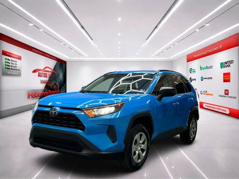 Used 2021 Toyota RAV4 LE FWD image 4