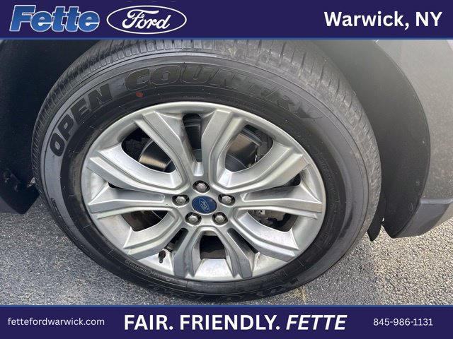 Certified 2020 Ford Edge Titanium AWD/4WD image 5