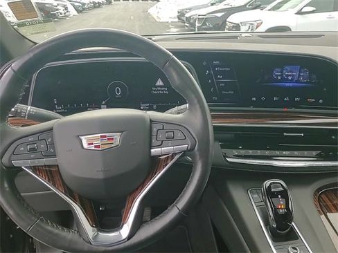 Certified 2022 Cadillac Escalade Premium Luxury image 22