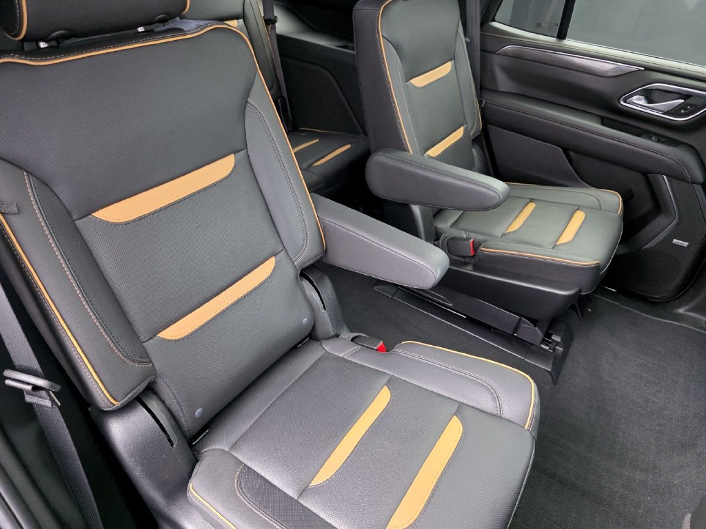 Used 2023 GMC Yukon AT4 w/ Technology Package AWD/4WD image 30