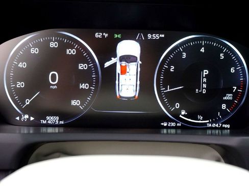 Used 2020 Volvo XC90 T5 Momentum w/ Protection Package Premier image 18