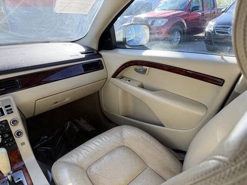 Used 2008 Volvo XC70 3.2 image 19