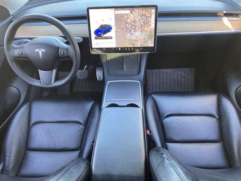 Used 2021 Tesla Model Y Long Range image 13