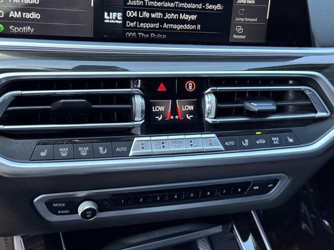 Used 2023 BMW X5 sDrive40i w/ M Sport Package RWD image 17