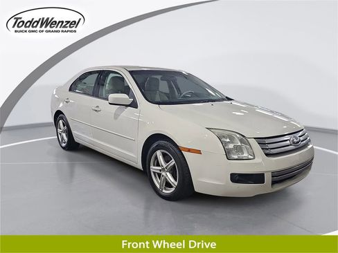 Used 2009 Ford Fusion SE FWD image 1