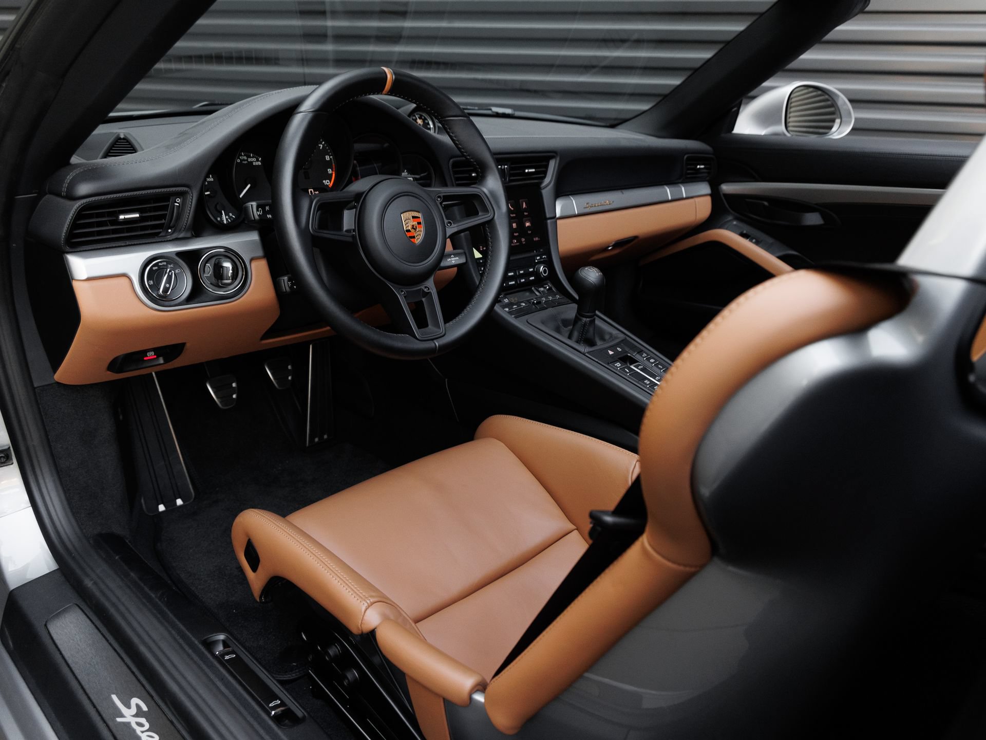 Certified 2019 Porsche 911 Speedster RWD image 4