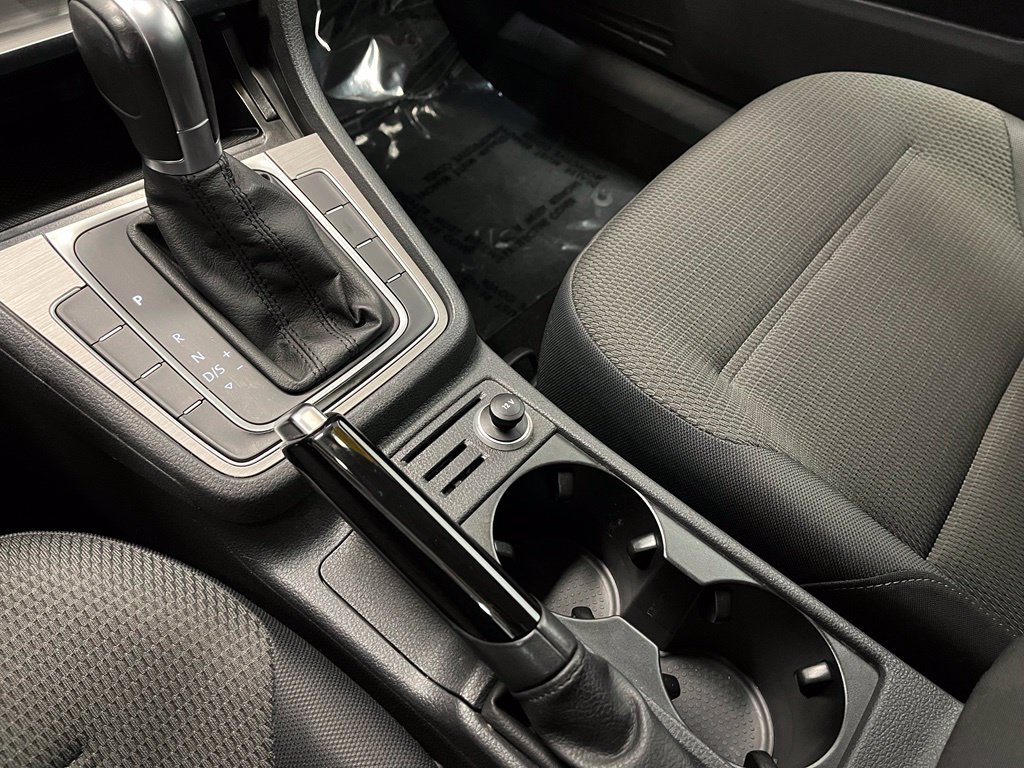 Used 2016 Volkswagen Golf S FWD image 7