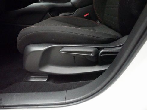 Certified 2024 Honda HR-V Sport image 28