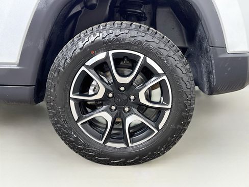 Used 2024 Jeep Compass Trailhawk AWD/4WD image 27