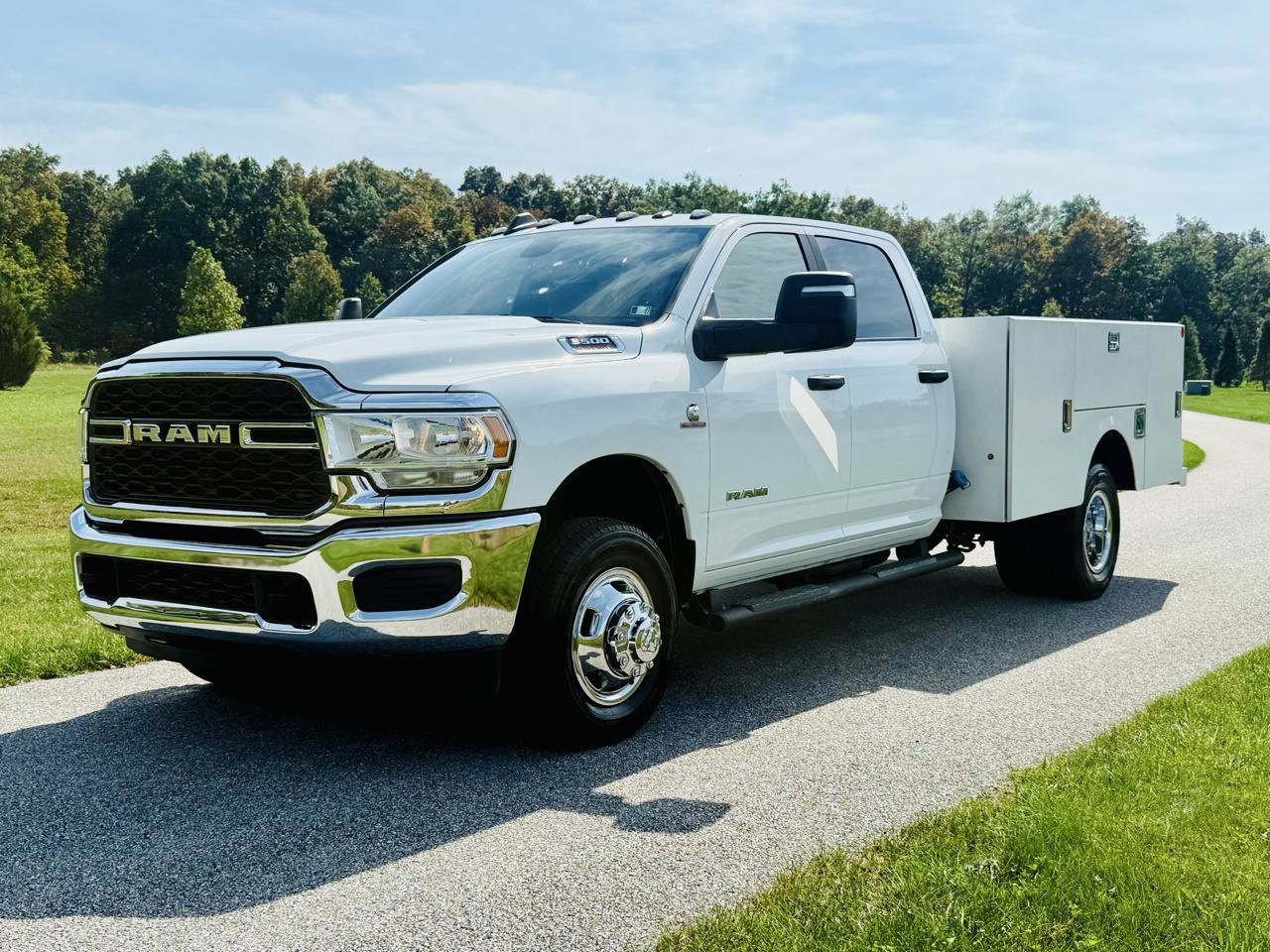 Used 2024 RAM 3500 SLT w/ Quick Order Package 2YG SLT AWD/4WD image 1