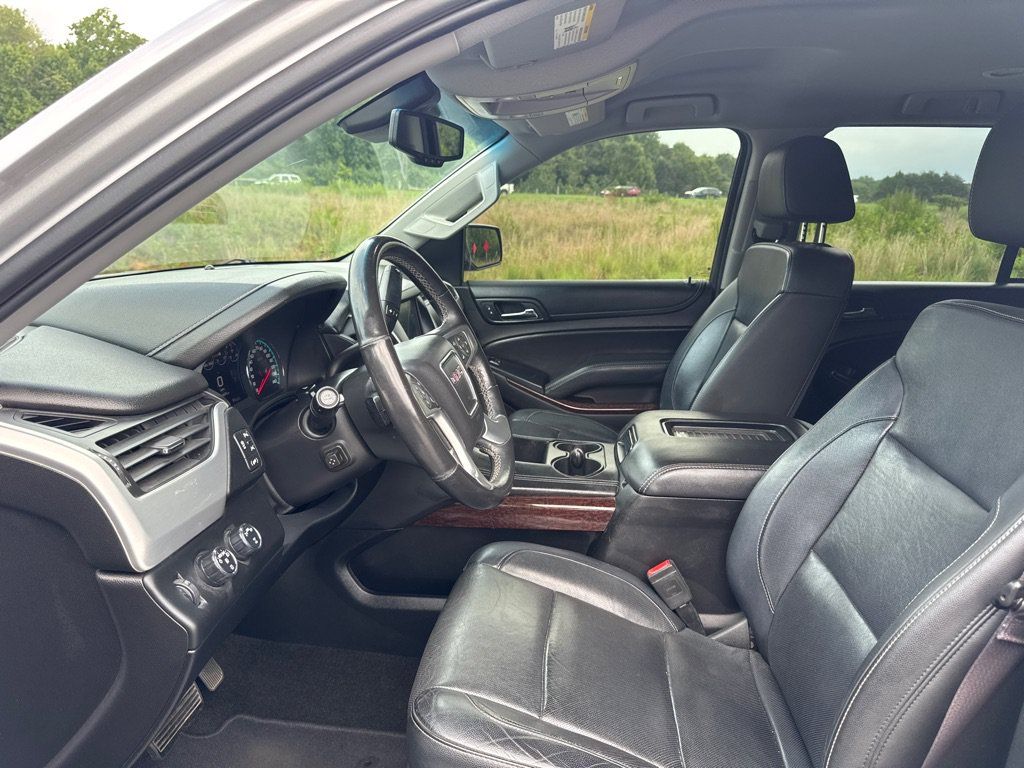 Used 2017 GMC Yukon SLT AWD/4WD image 12
