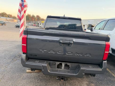 Used 2024 Toyota Tacoma TRD Sport image 3