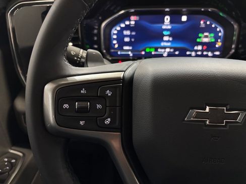 Used 2025 Chevrolet Silverado 1500 LT Trail Boss AWD/4WD image 18