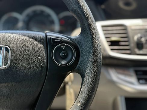 Used 2015 Honda Accord LX image 31
