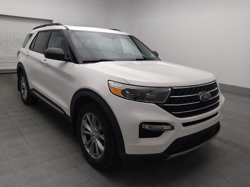 Used 2022 Ford Explorer XLT w/ Equipment Group 202A RWD image 13