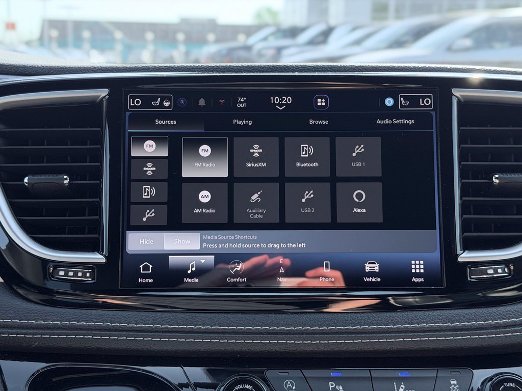 Certified 2025 Chrysler Pacifica Limited FWD image 50