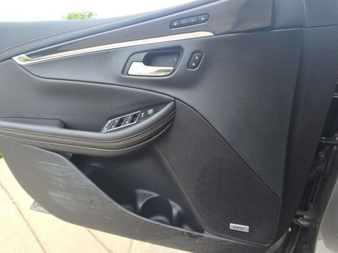 Used 2018 Chevrolet Impala Premier w/ Premier Confidence Package FWD image 5