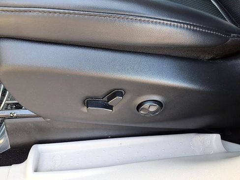 Used 2023 Chrysler Pacifica Touring-L FWD image 20