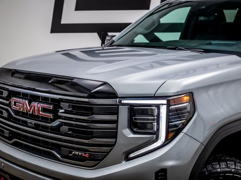 Used 2026 GMC Sierra 1500 AT4 w/ AT4 Premium Package AWD/4WD image 21