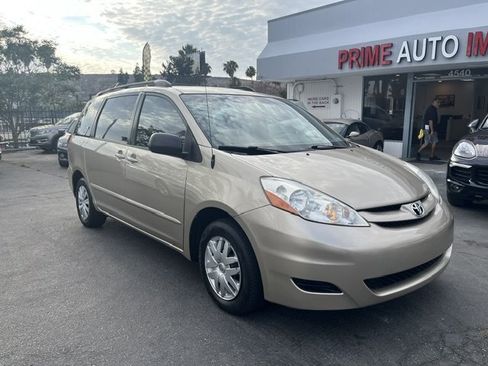 Used 2008 Toyota Sienna LE FWD image 2