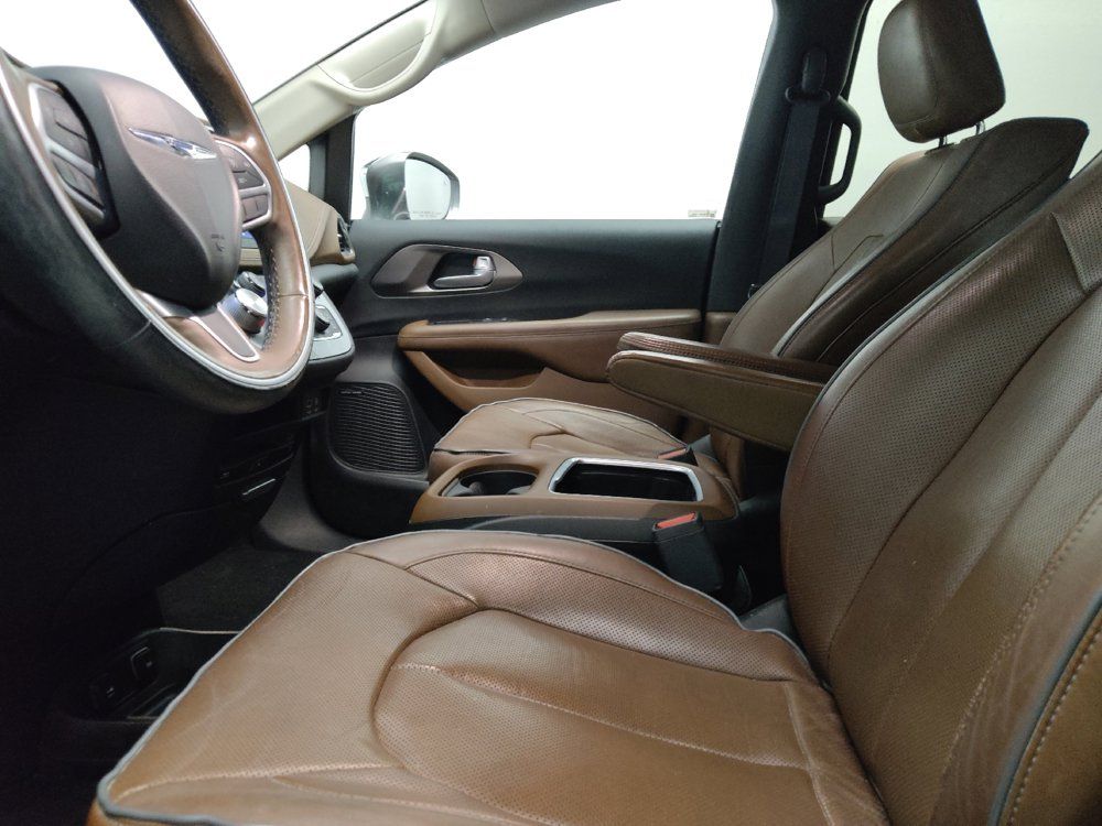 Used 2017 Chrysler Pacifica Limited FWD image 17