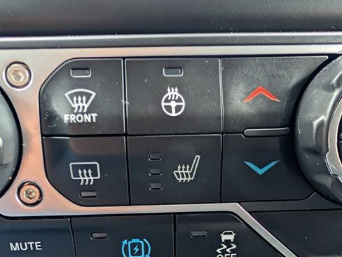 Used 2021 Jeep Wrangler Unlimited Rubicon 4xe w/ Dual Top Group image 18