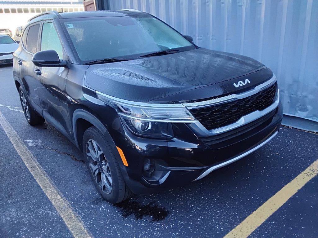 Used 2023 Kia Seltos EX AWD/4WD image 12