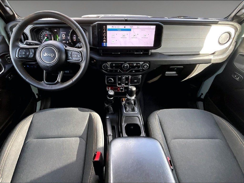 Used 2024 Jeep Wrangler Unlimited AWD/4WD image 21