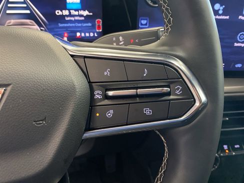 Used 2025 Chevrolet Traverse LT image 21