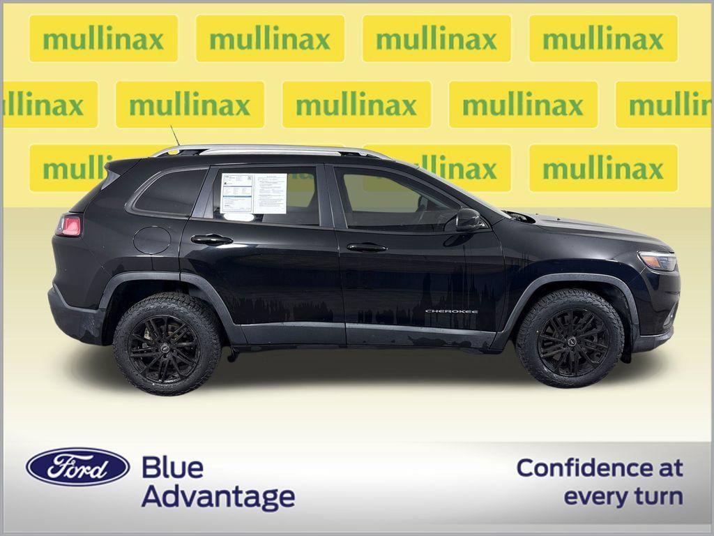 Used 2021 Jeep Cherokee Latitude FWD image 2