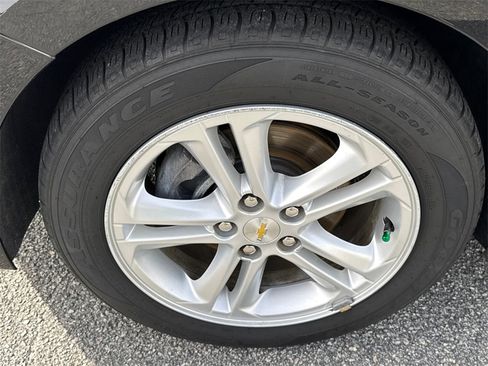 Used 2018 Chevrolet Cruze LT w/ Convenience Package image 11
