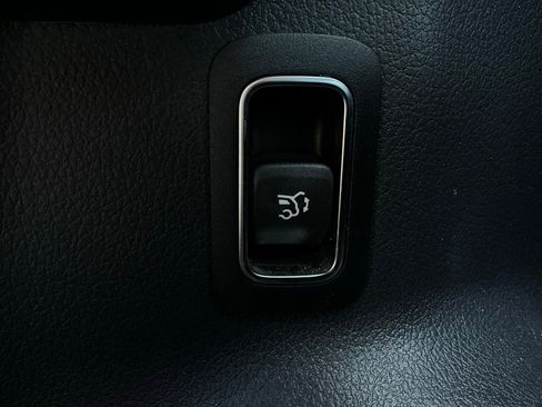 Used 2025 Mercedes-Benz GLA 250 image 23