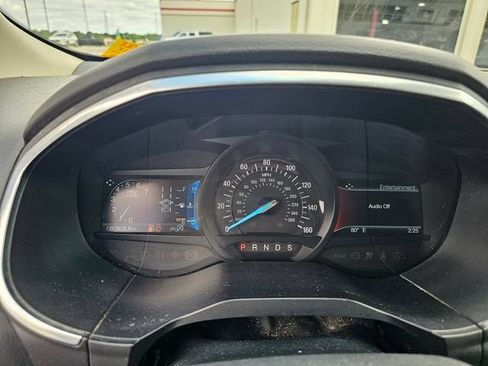 Used 2019 Ford Edge Titanium w/ Equipment Group 301A FWD image 16