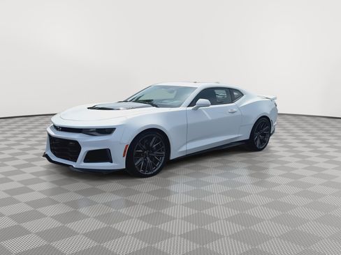 Used 2023 Chevrolet Camaro ZL1 RWD image 4
